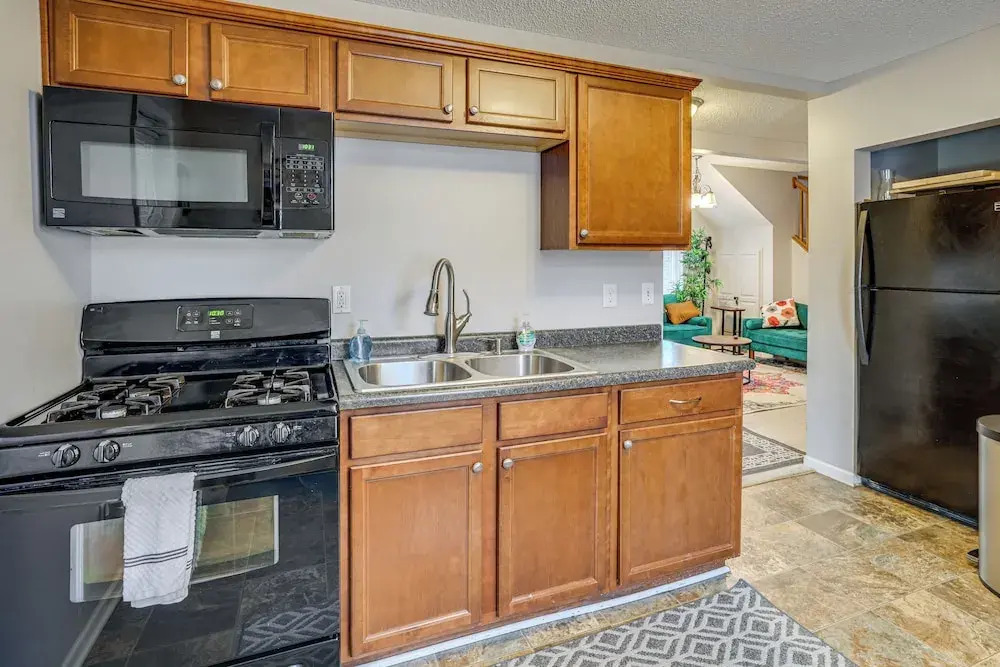 Central Duplex Townhome Close to Twin Cities