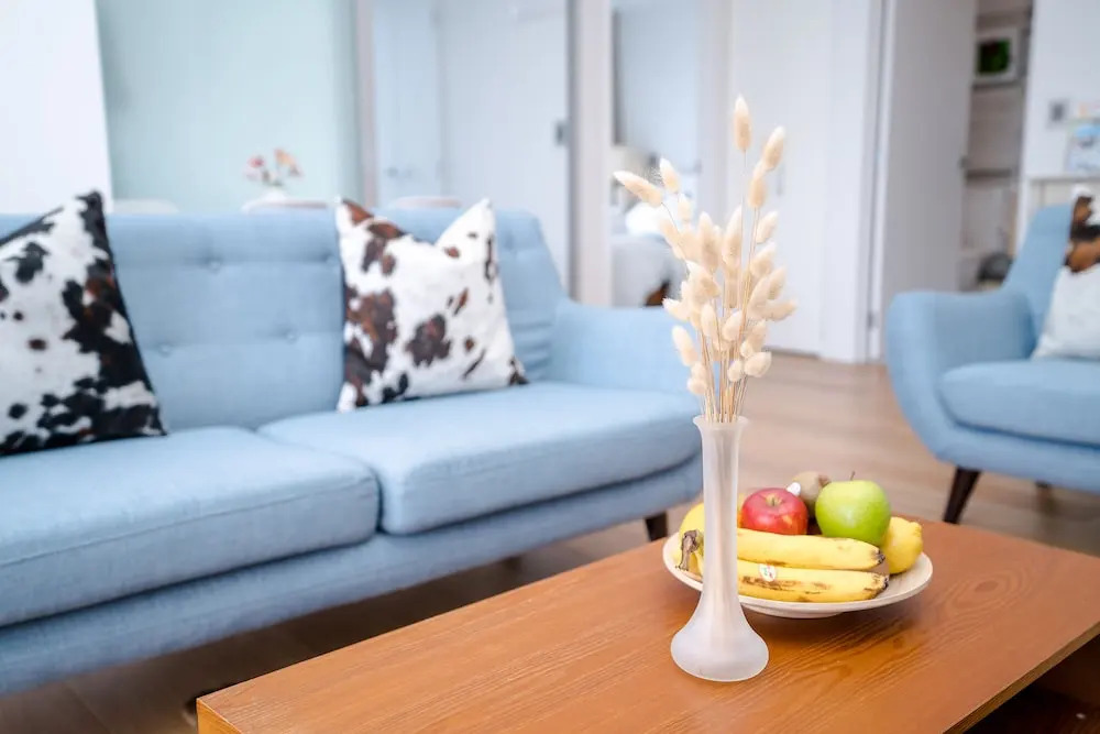 Ivory Newmarket Top Level Modern 2 Bd Apt