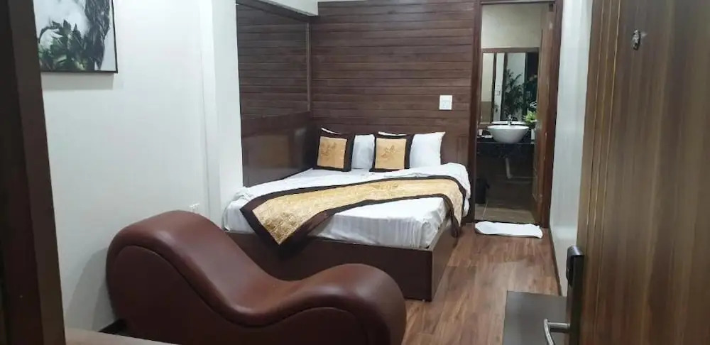 Phuong Trang Hotel by Bay Luxury