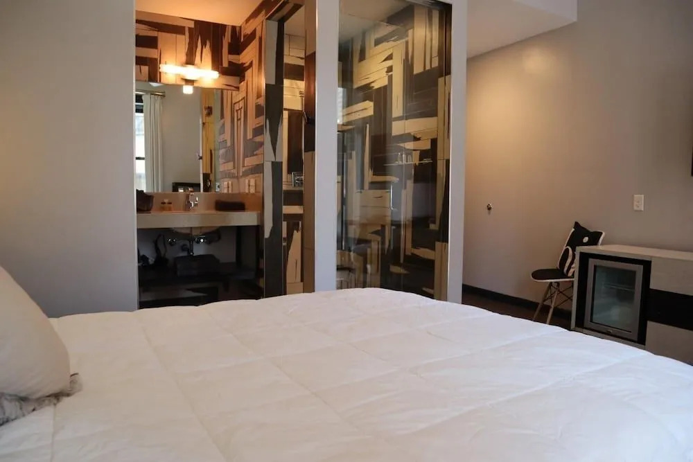 Intimate En Suite Studio