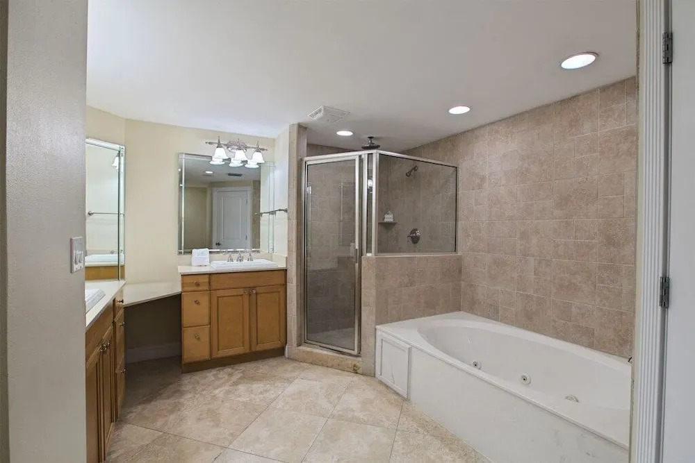 Majestic Reef Penthouse - 3 Br Condo