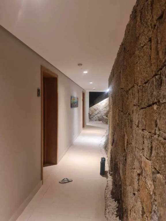 Bahari Suites