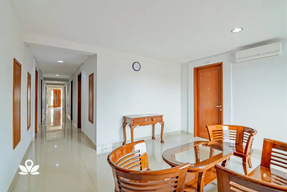 ZEN Rooms Basic near Cilandak Town Square