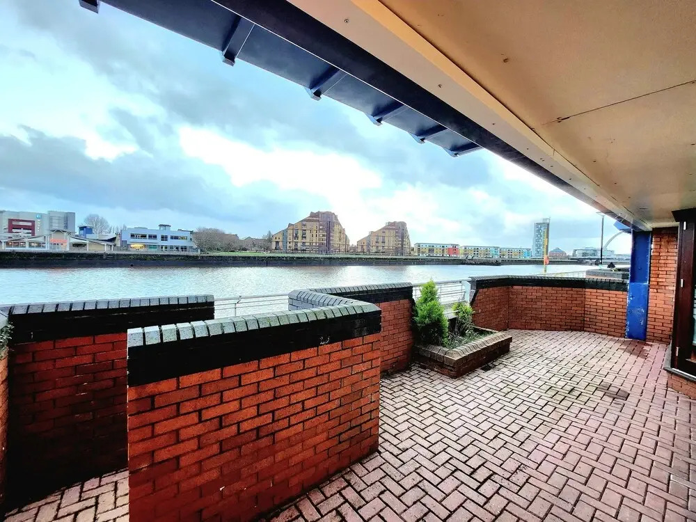 Charming Home Overlooking River Clyde