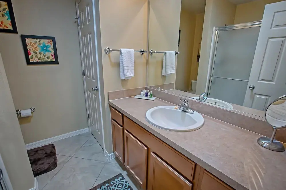Corbett Drive Home 3 Bedroom by The VIR Group