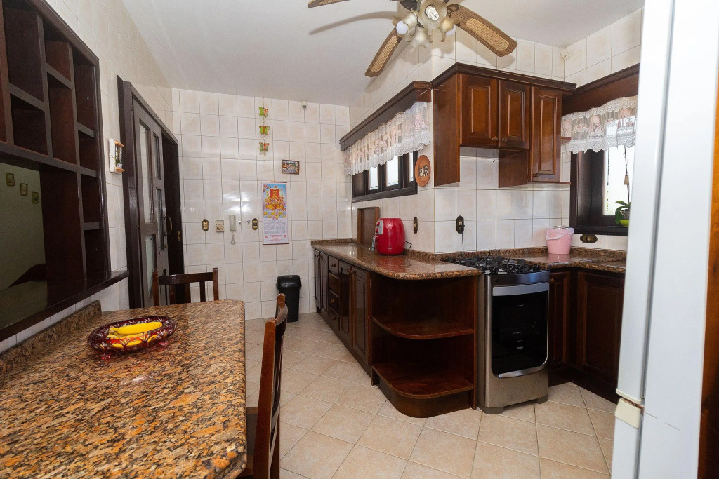 Casa com Piscina e Sinuca em Bombinhas