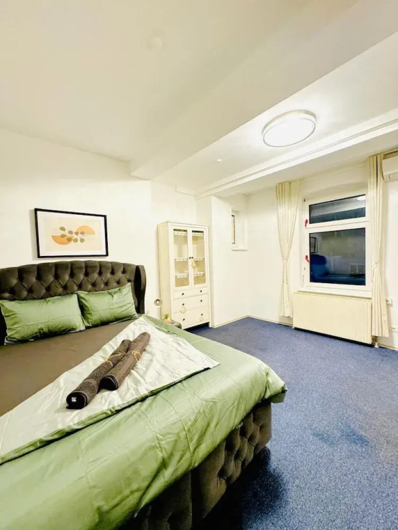Luxury 7 Bedroom Apartment Sleeps 16