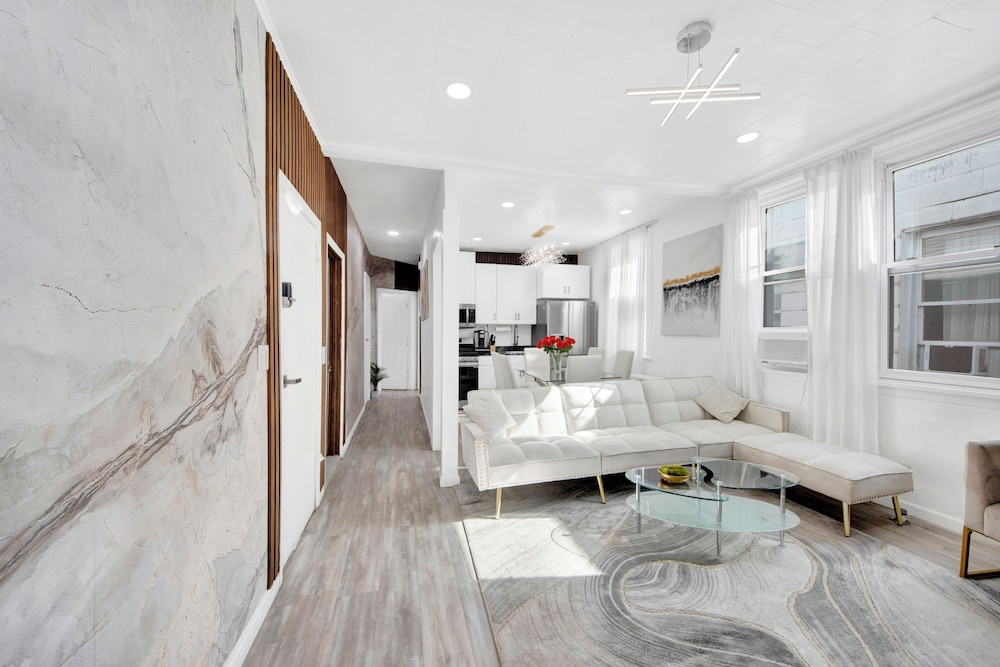 Luxury NY Home 3BR with Easy Parking
