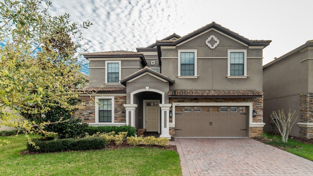 1492 Moon Valley Drive