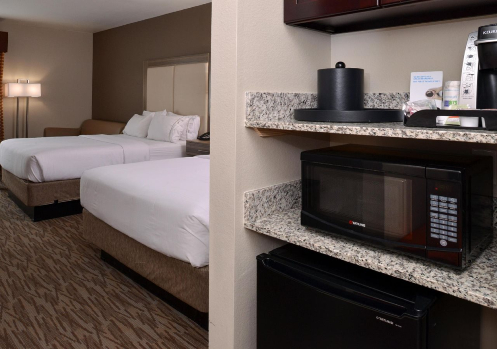 Holiday Inn Express & Suites Williams by IHG