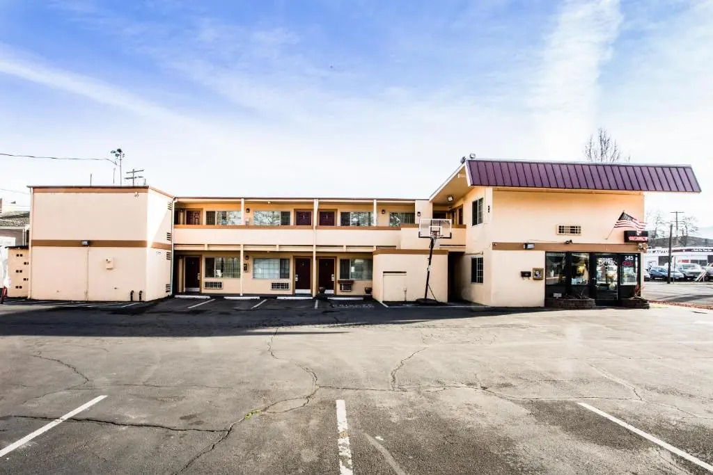 Signature Inn Medford Downtown