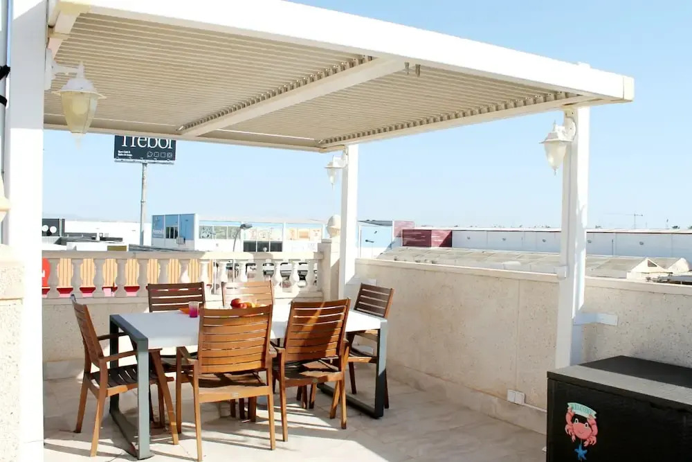 Charming Upper Bungalow With Terrace and Communal Pool in Torrevieja