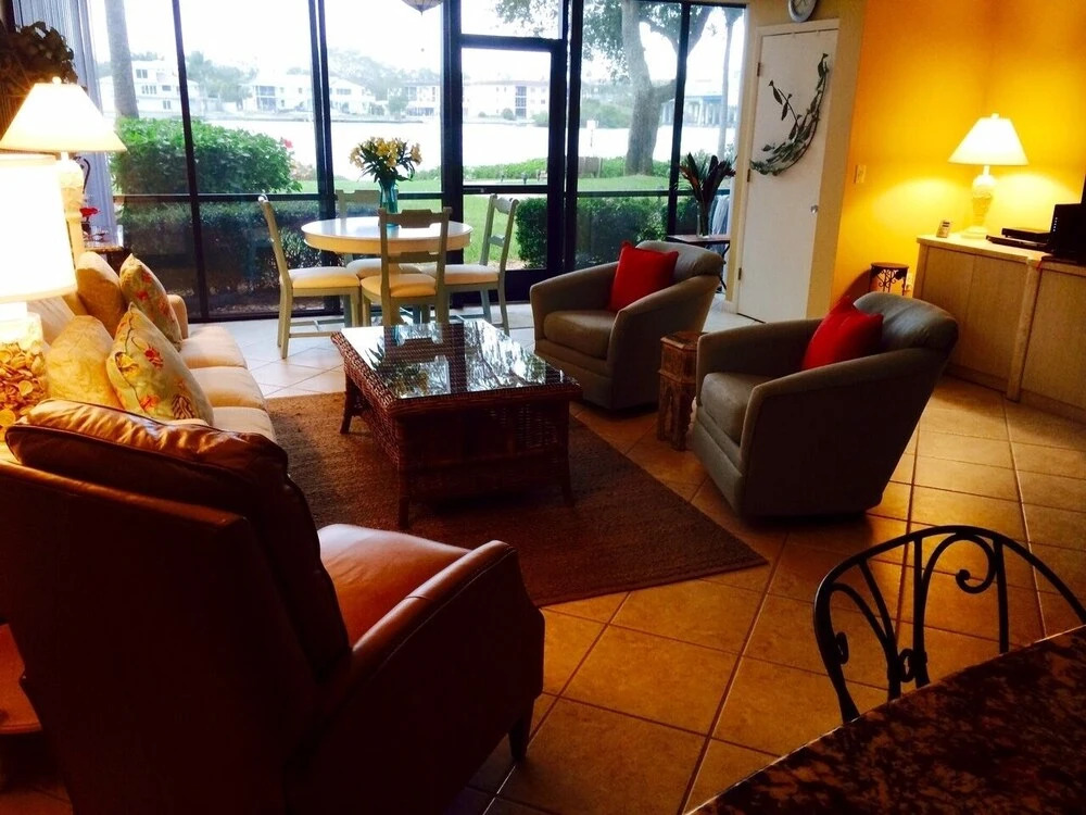 Midnight Cove Ii 117f - Fun & Updated Intercoastal View 2 Bedroom Condo