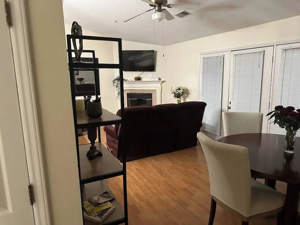 Cute Condo Near Cone Health