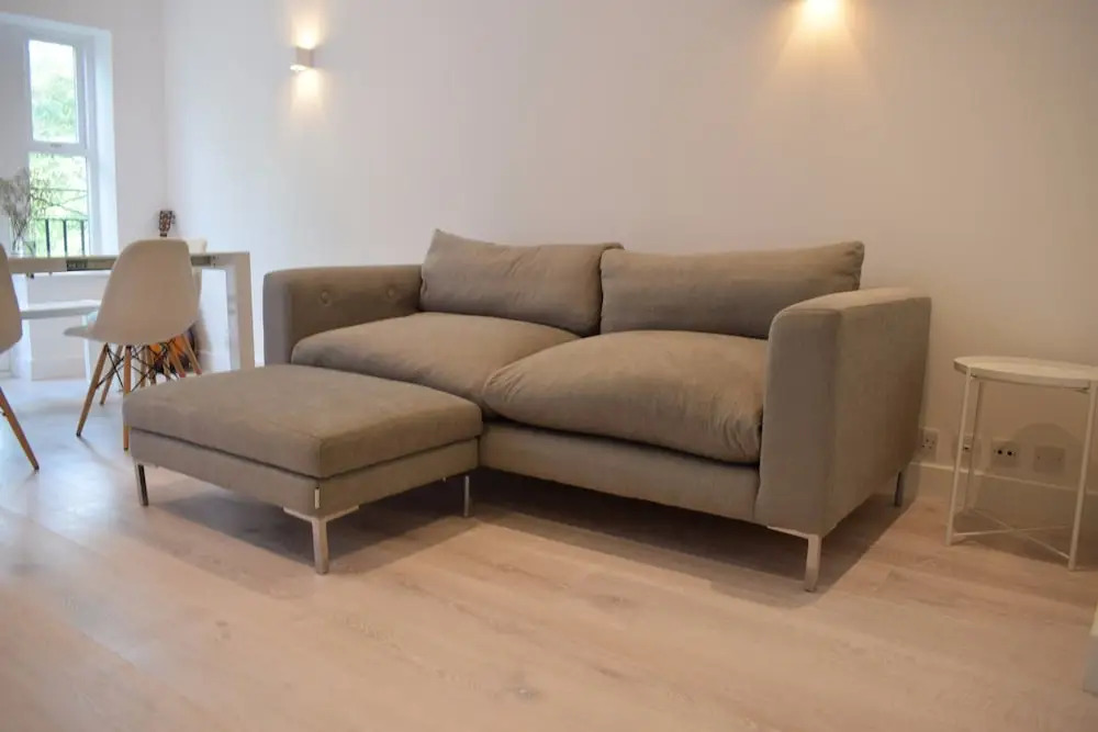 Stylish 2 Bedroom Apartment in Queen's Park