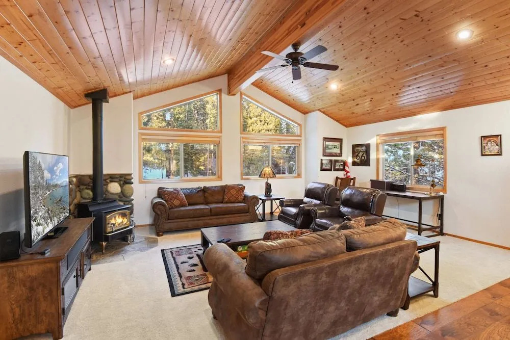 Quaking Cabin Gas BBQ & Amenities Access!