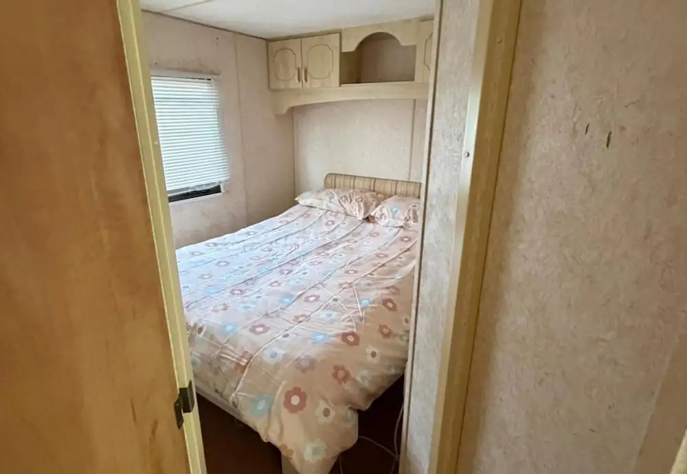 Static Caravan Sleeps 8 With Indoor Pool