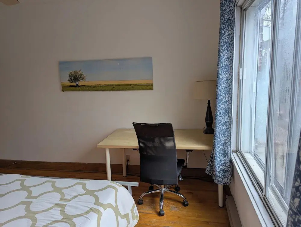 Apartment near Metro Monk Station