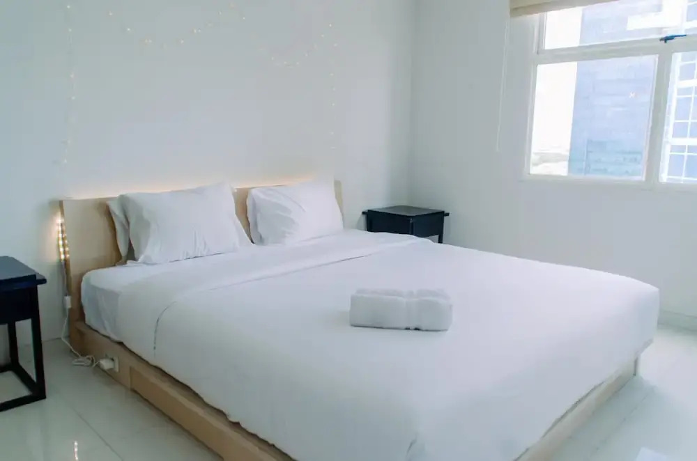 Fancy and Nice 1BR Apartment at Silkwood Residence