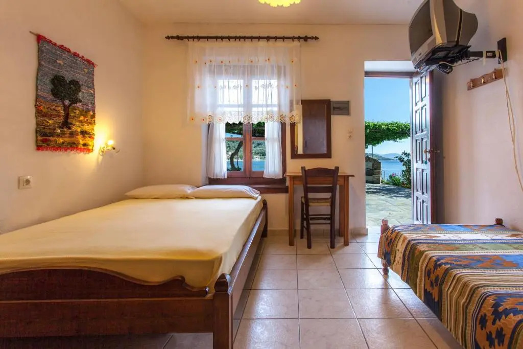 Nikoleri Studios & Apartments
