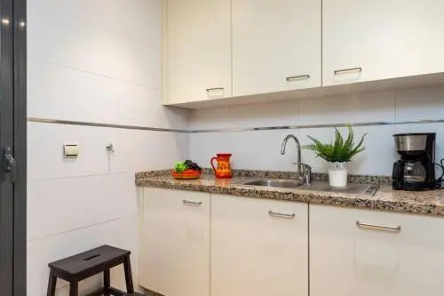 2BR poolfront family apartment WIFI and Near beach