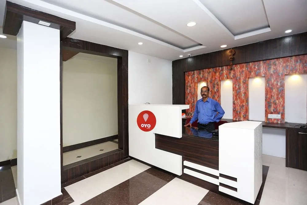OYO 9048 Hotel Lucifer
