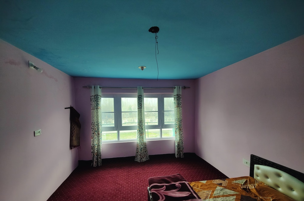 HATYZ Guest House