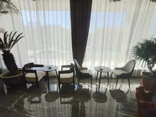 Yunwei Business Hotel