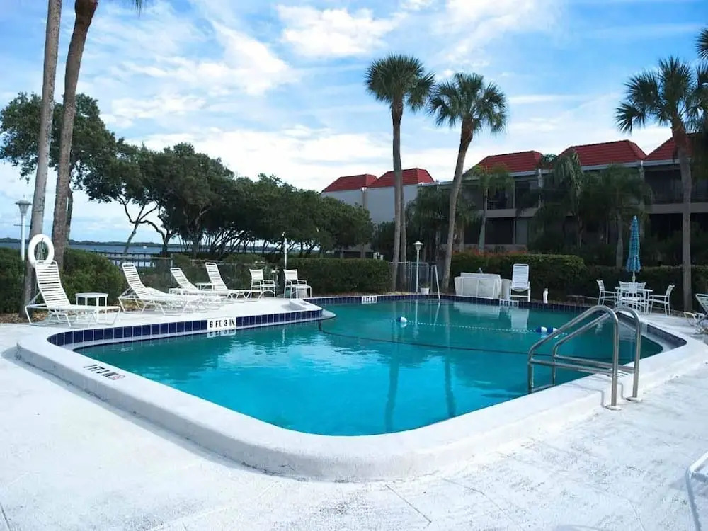 Westbay Cove South 745
