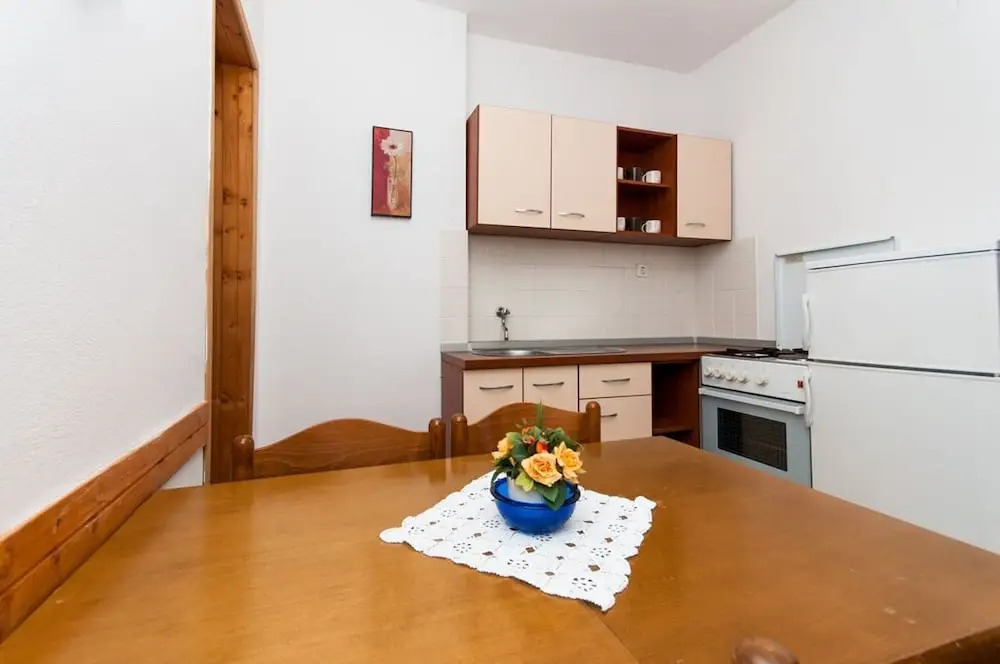 Apartments Crljenko