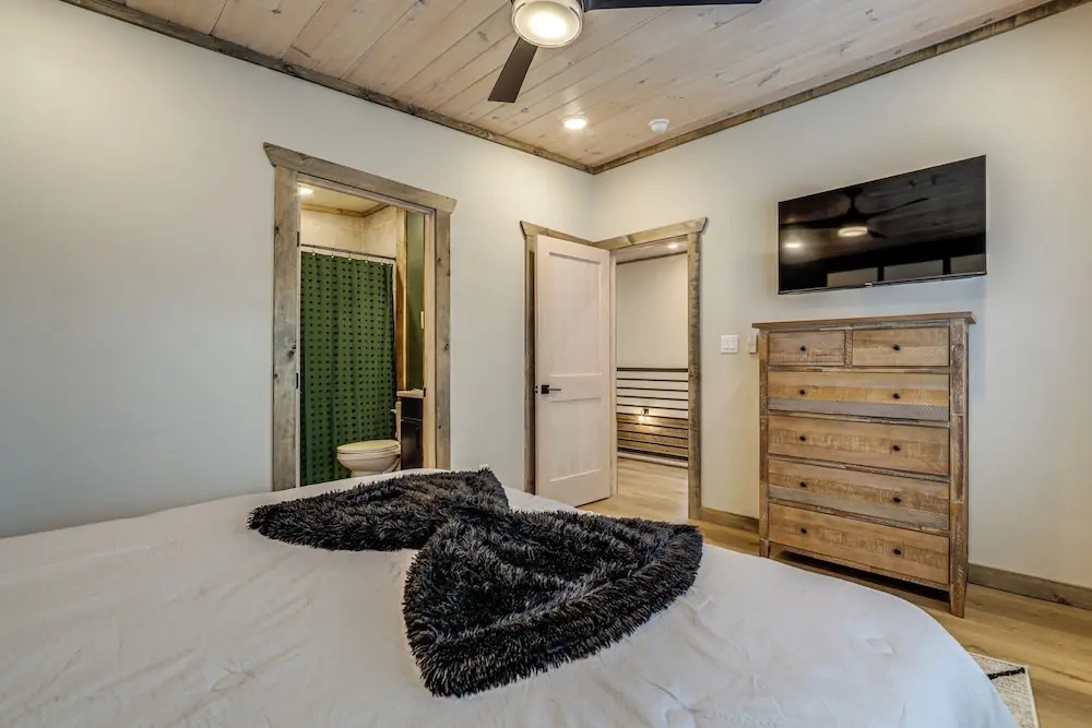 Indoor Pool, Hot Tub! the Smoky Luxe Retreat