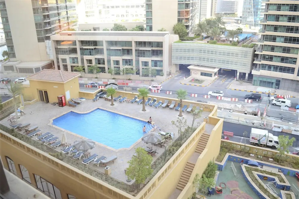 Large 1 Bed - Affordable fully furnished 1BR with balcony and a great marina view! - LSE