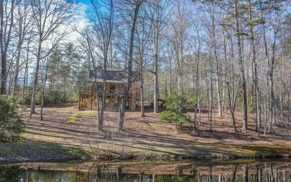 Kingdom Cabin 1