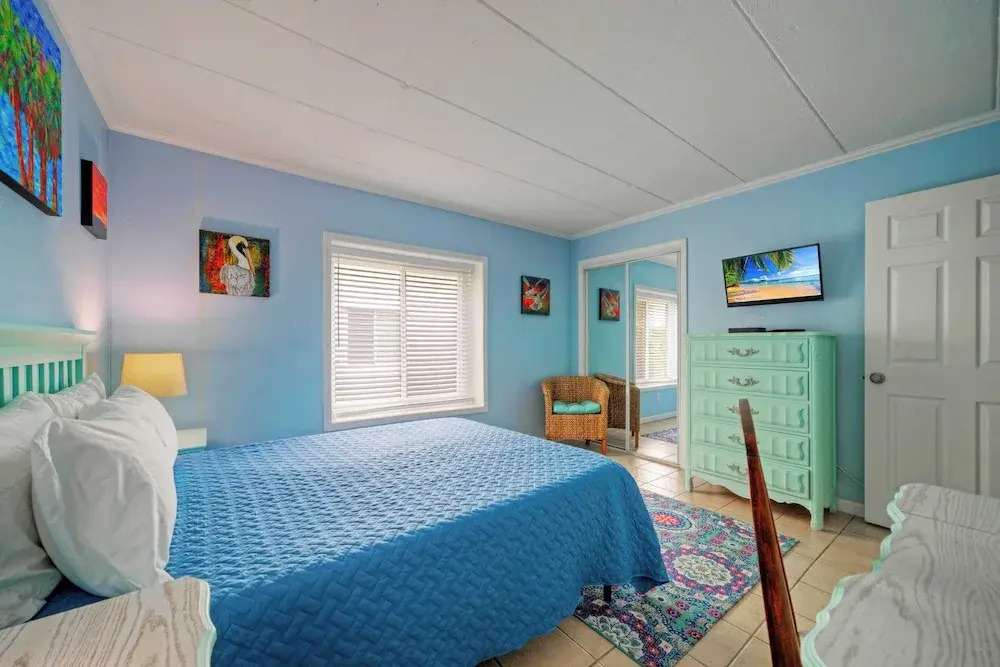 Beachfront Condo w/ Ocean View, 2 Pools, Boardwalk to the Beach Island Getaway