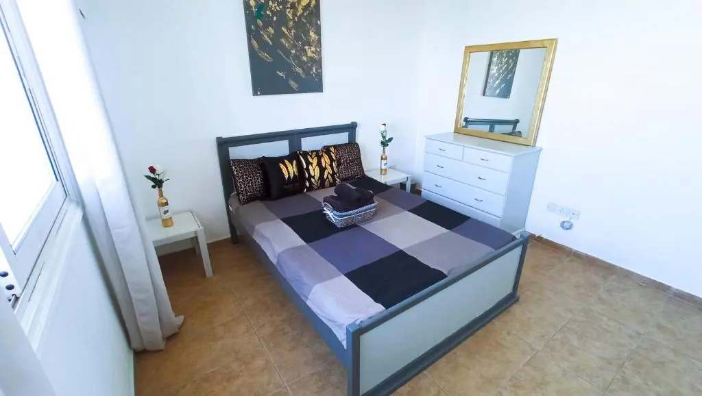 Luxury Maisonette Apartment -SEA VIEW, NETFLIX, GYM- 5 Min from Beach