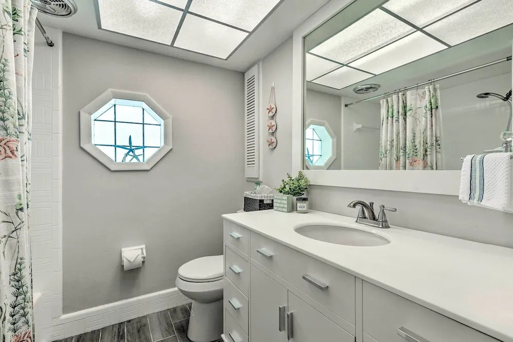 Bright & Breezy Cape Coral Retreat w/ Pool!