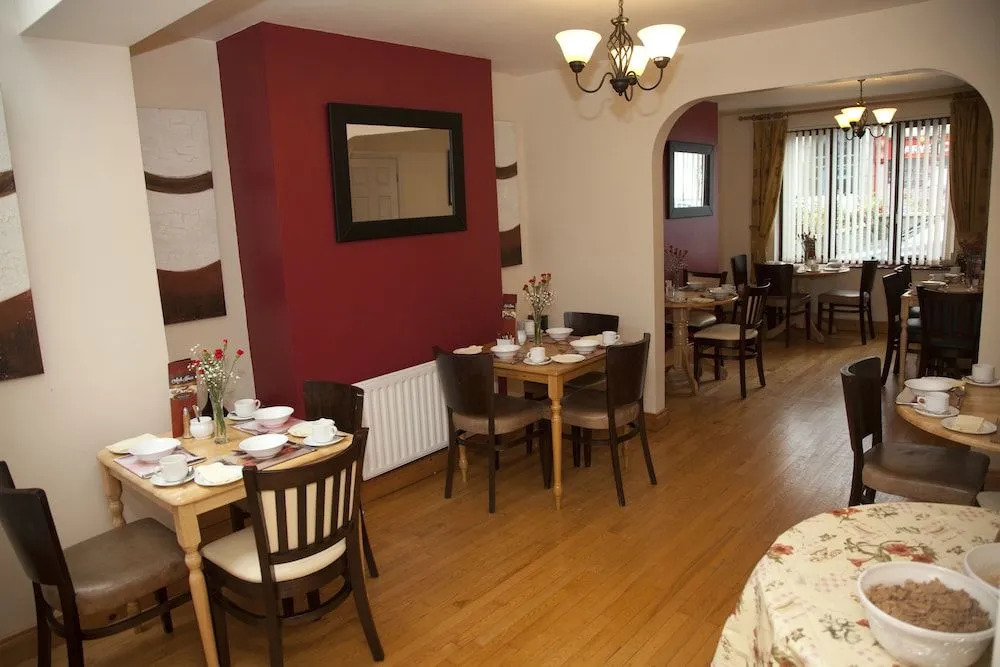 Arch House B&B & Apartments