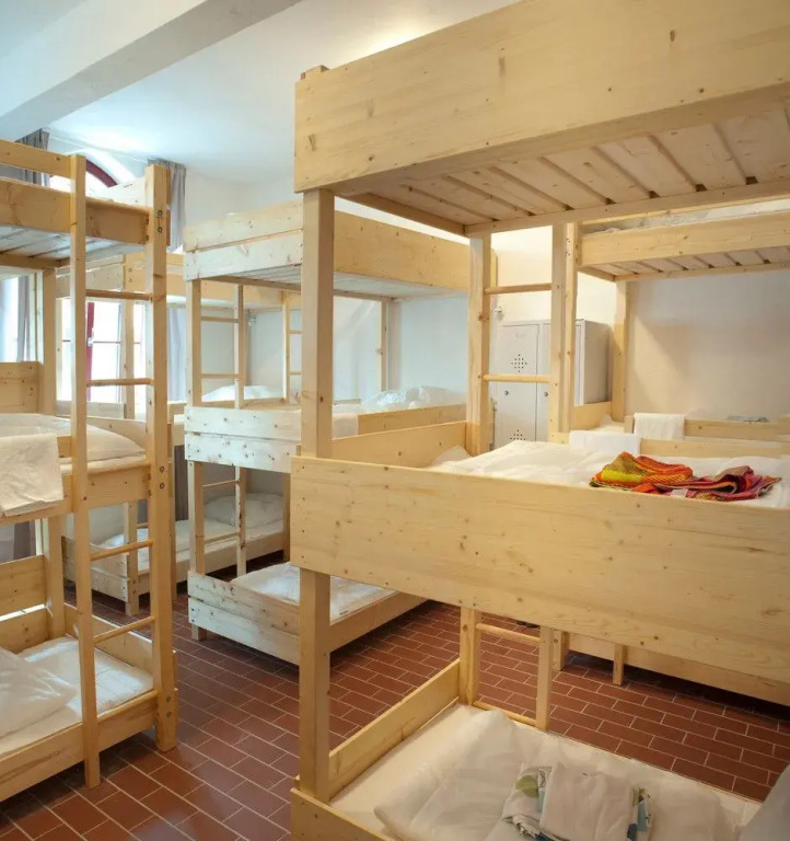 Subraum Hostel