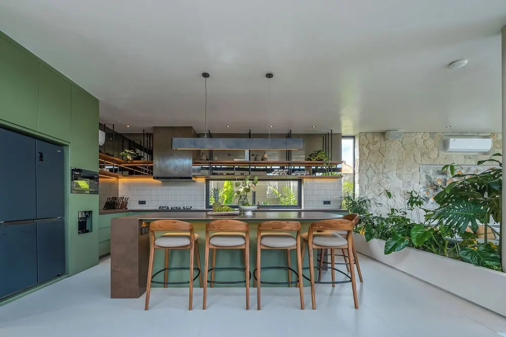 The Line - 5BR Luxury Villa with Cinema & Hot Tub in Umalas