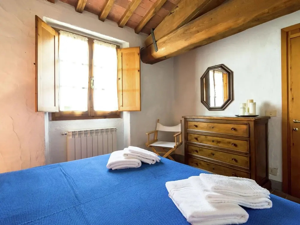 Splendid Farmhouse with Swimming Pool, Garden, Terrace, Bbq