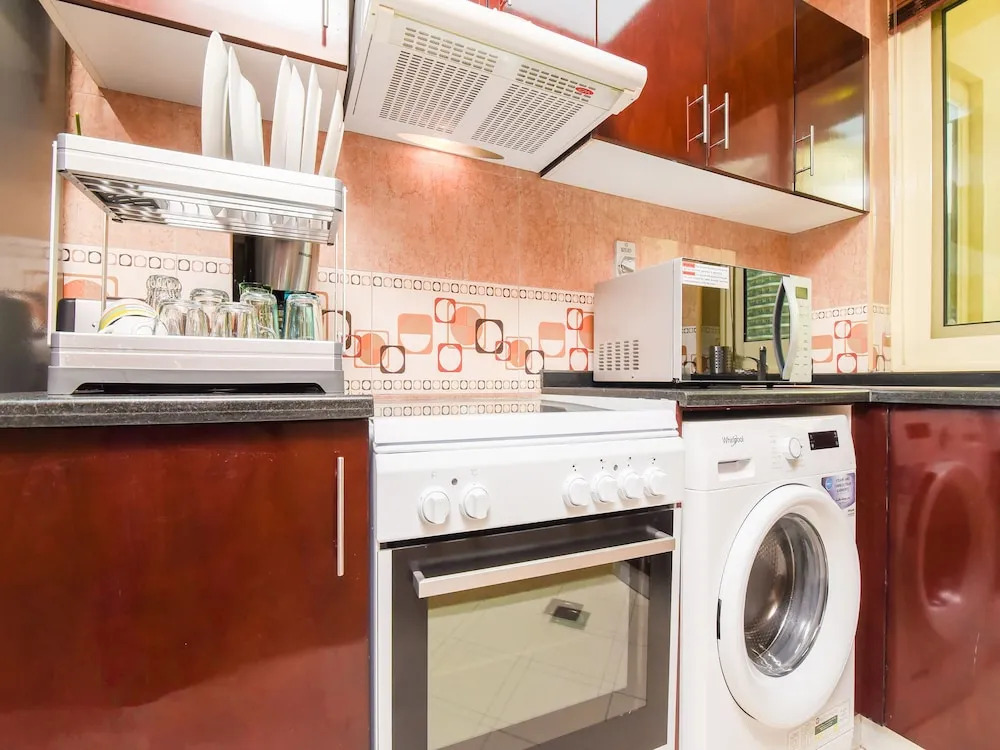 OYO 242 Home Marina Suites 2 BR