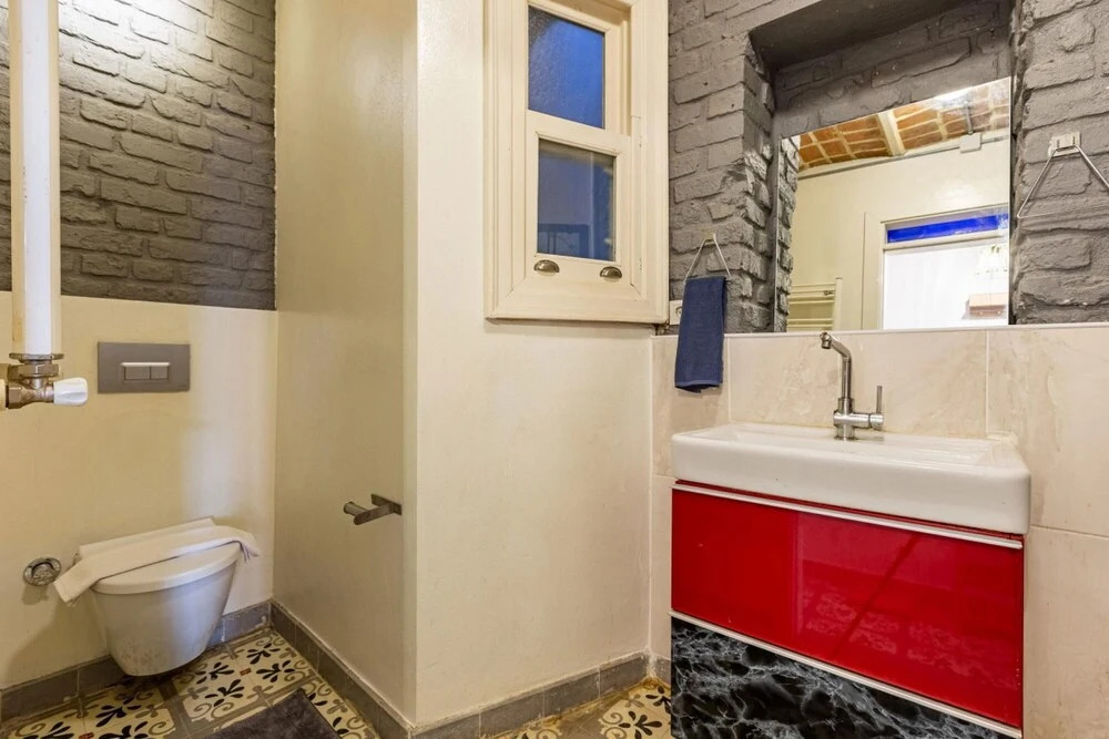 Nostalgic Flat Near Galata Tower in Beyoglu