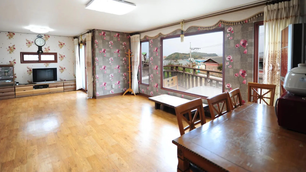 Daebudo Bunjae Gaetmaeul Pension