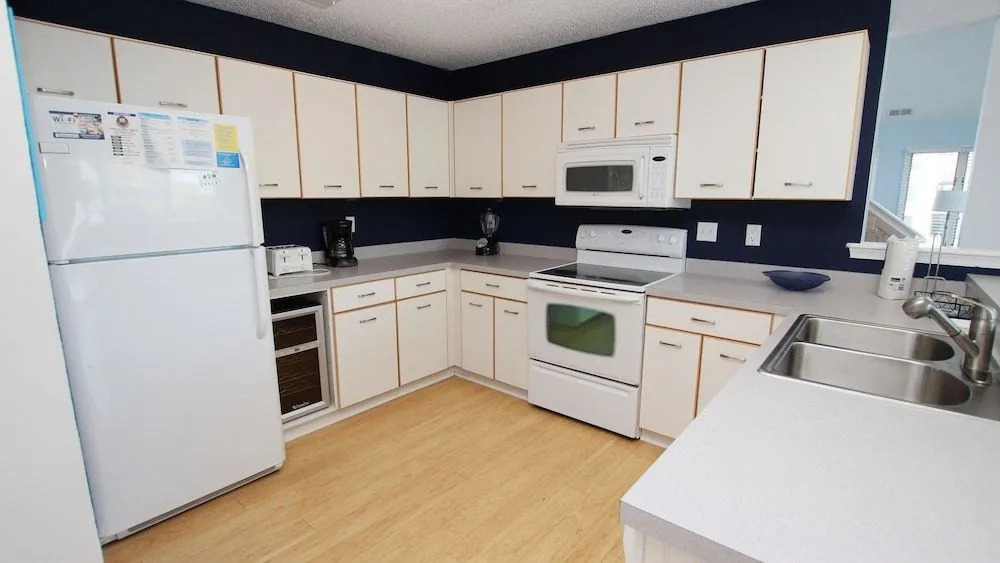 Stella Maris - 4 Br home by RedAwning
