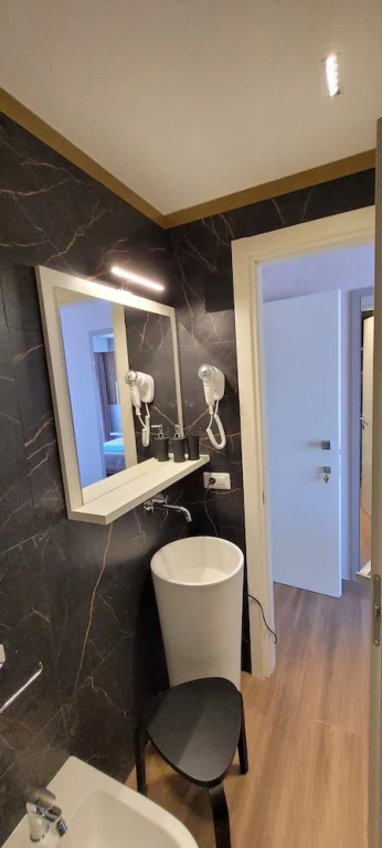 Th Luxury Central