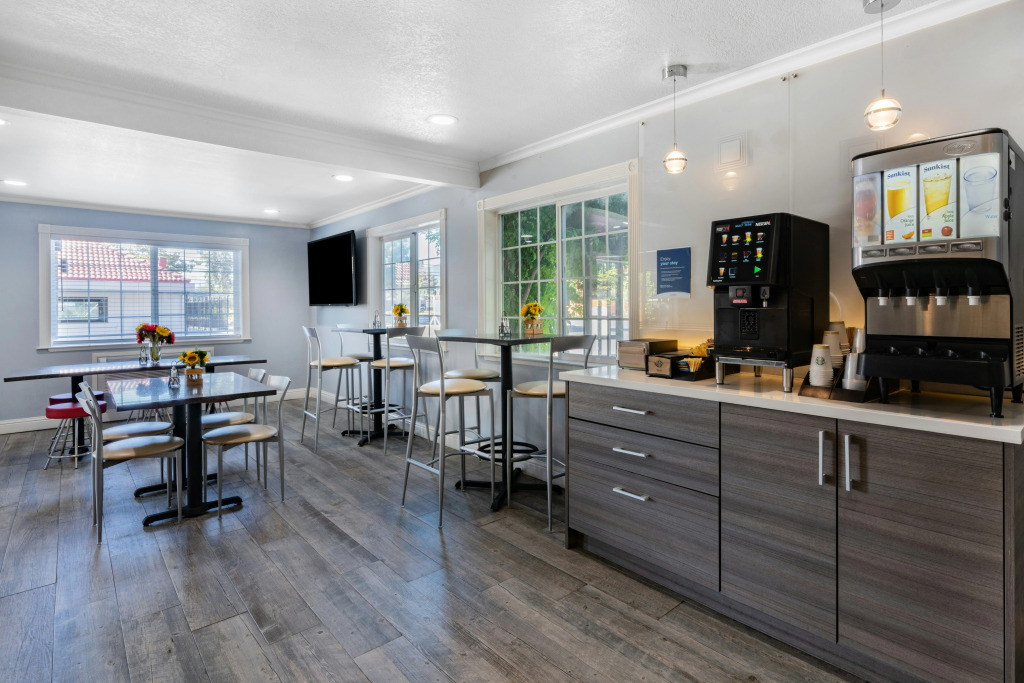 The Orchard Hotel Ukiah Wine Country Free Breakfast, Pool, & Hot Tub