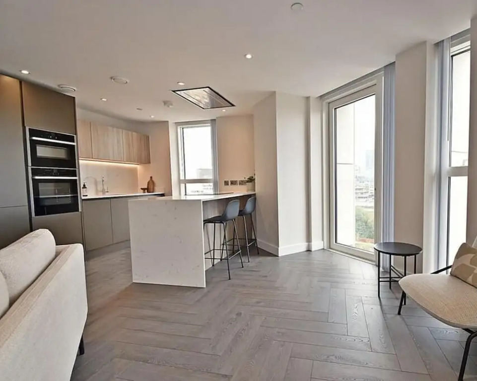 Top Floor 3-bed Penthouse in Manchester