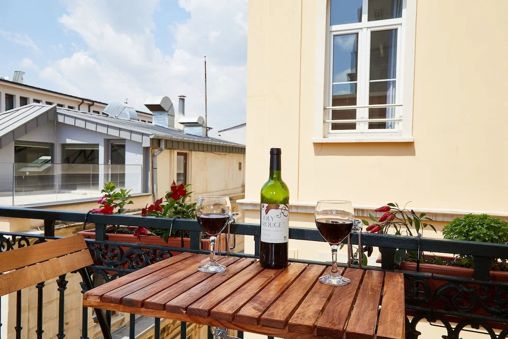 No 8 Galata