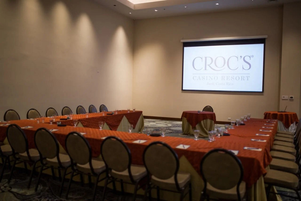 Crocs Resort & Casino