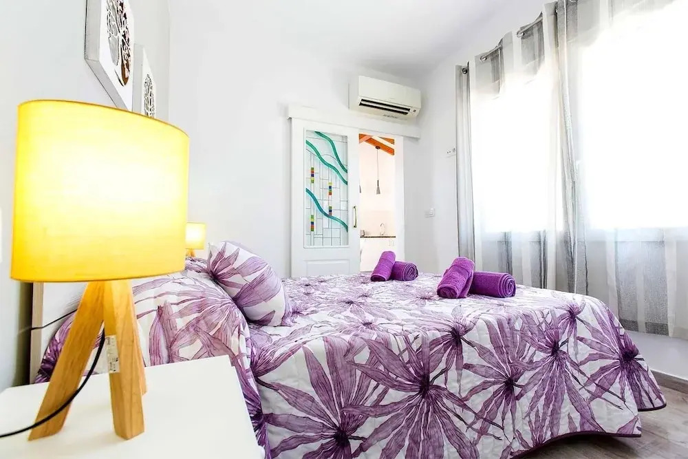 Apartment With air Conditioning, Parking and Wi-fi